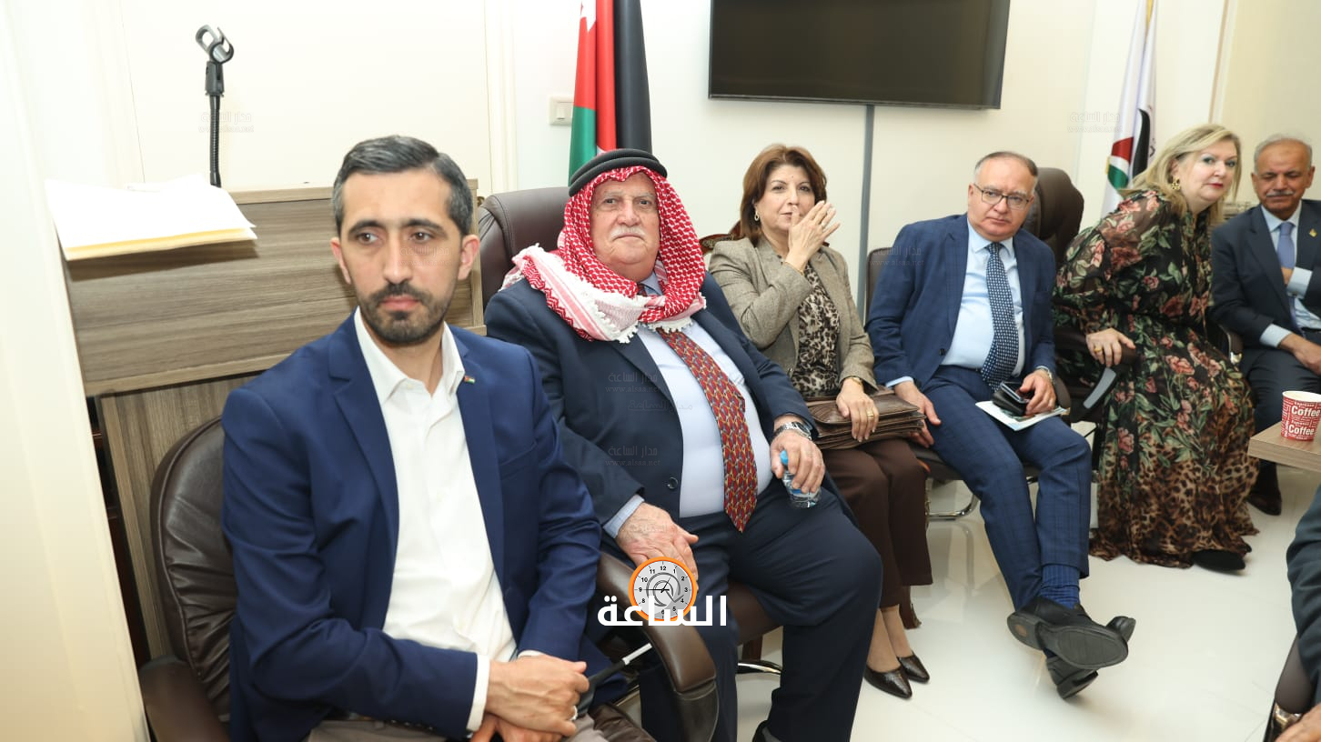 Madar Al-Saa Images 0.07724777345617395