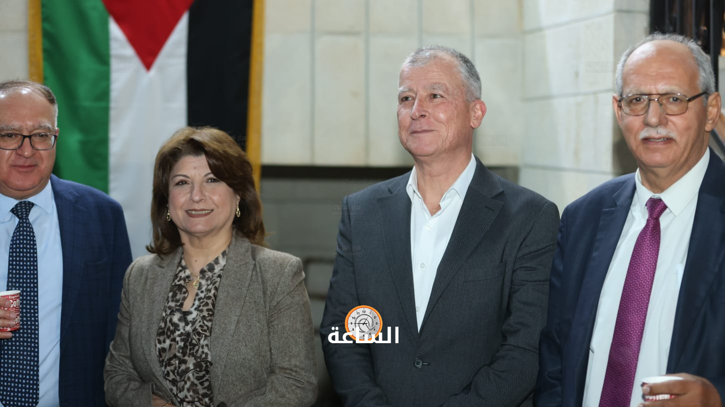 Madar Al-Saa Images 0.4090545661926007