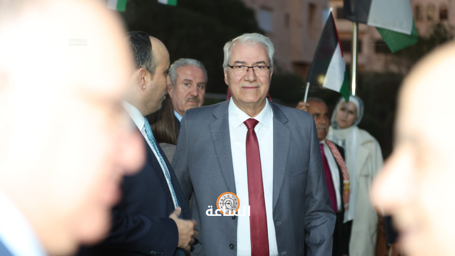 Madar Al-Saa Images 0.8184827475489124