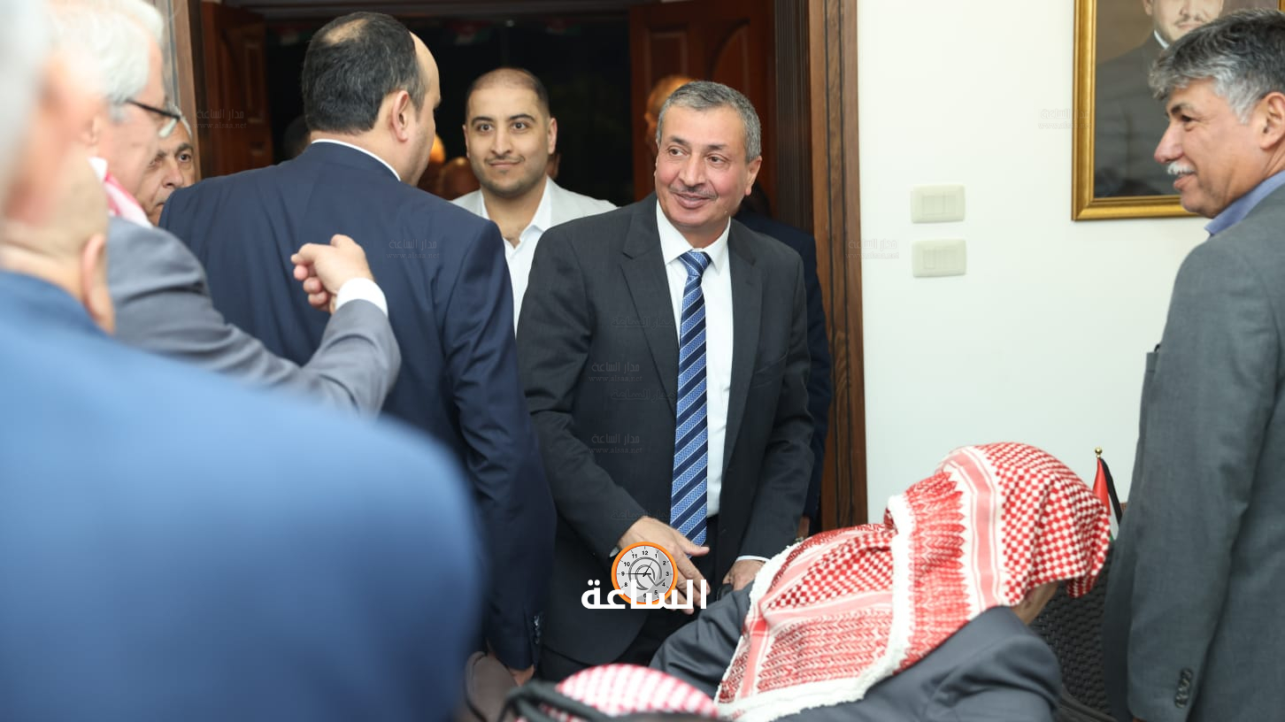 Madar Al-Saa Images 0.30302836035138425