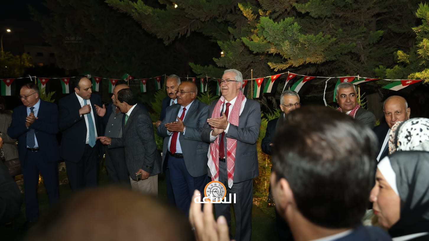 Madar Al-Saa Images 0.4337294049035627