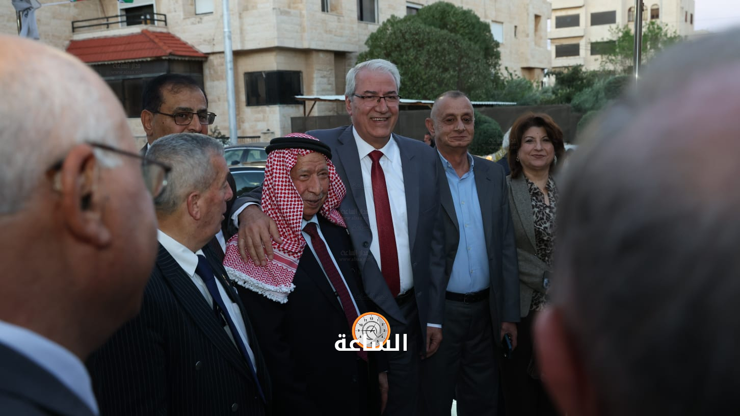 Madar Al-Saa Images 0.3098387312443721