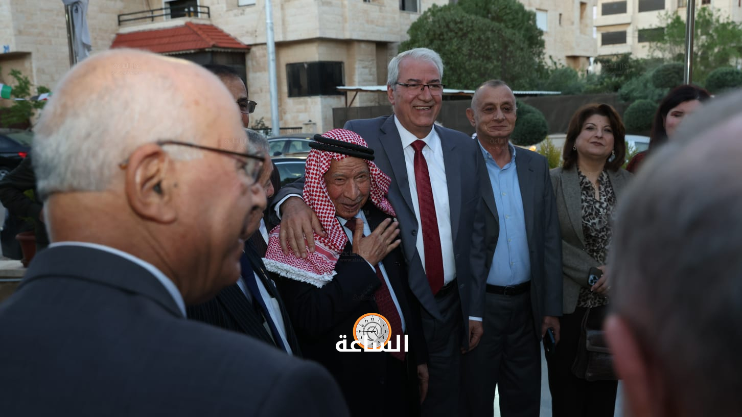 Madar Al-Saa Images 0.4920135157338994