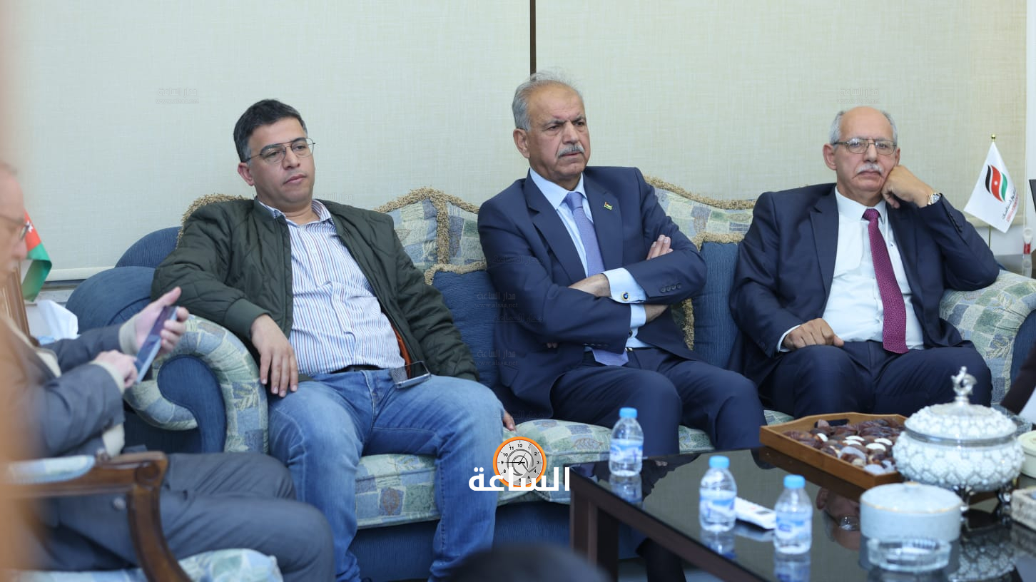 Madar Al-Saa Images 0.7359940427887706