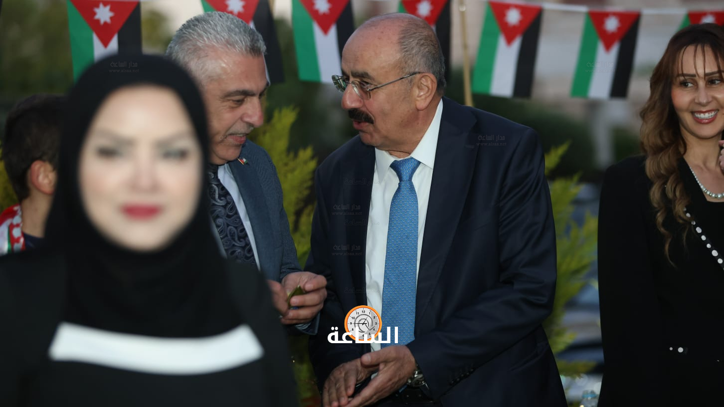 Madar Al-Saa Images 0.426361585587698