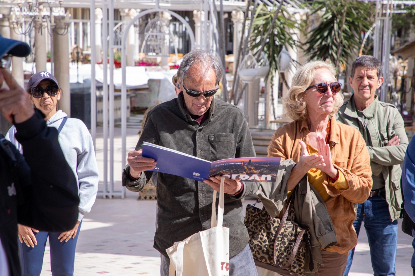 Madar Al-Saa Images 0.538777562216207