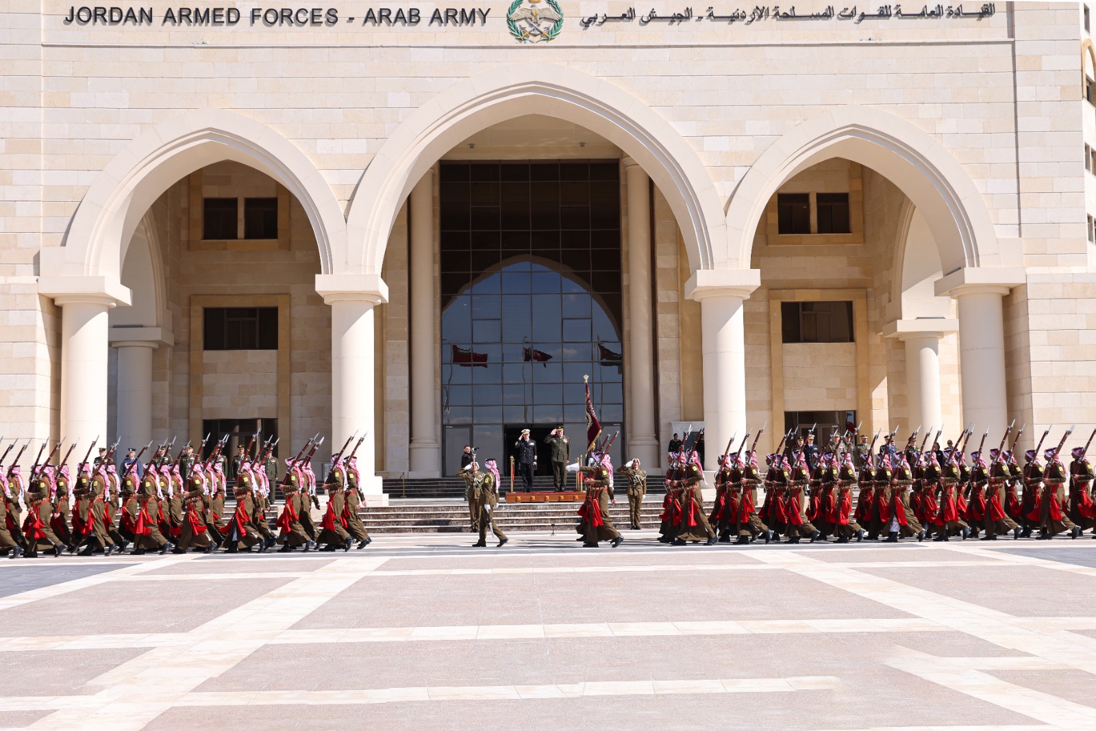 Madar Al-Saa Images 0.807486452343392