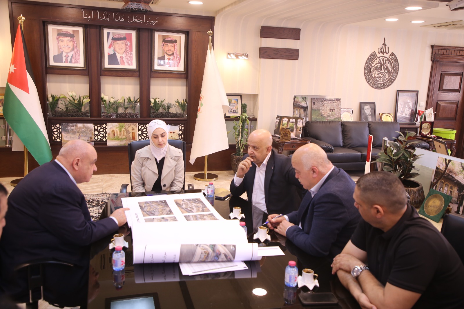 Madar Al-Saa Images 0.33272654381464684