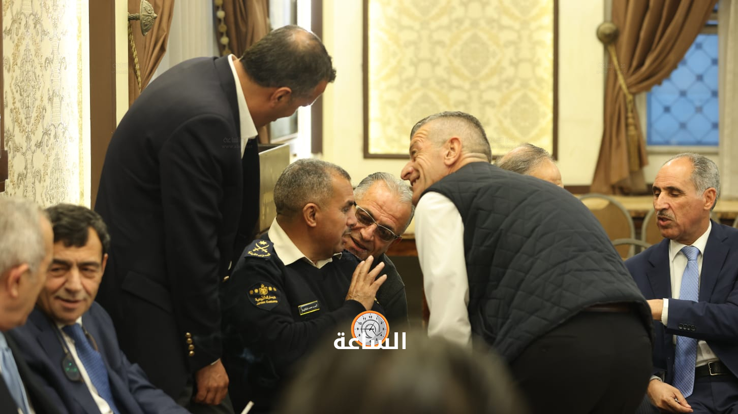 Madar Al-Saa Images 0.9848144784953949