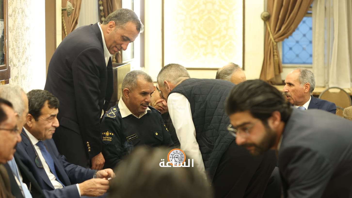 Madar Al-Saa Images 0.05094381181757357