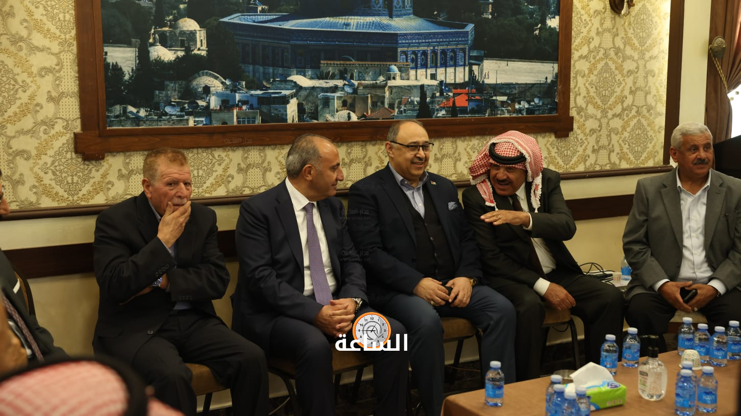 Madar Al-Saa Images 0.15473282442381386