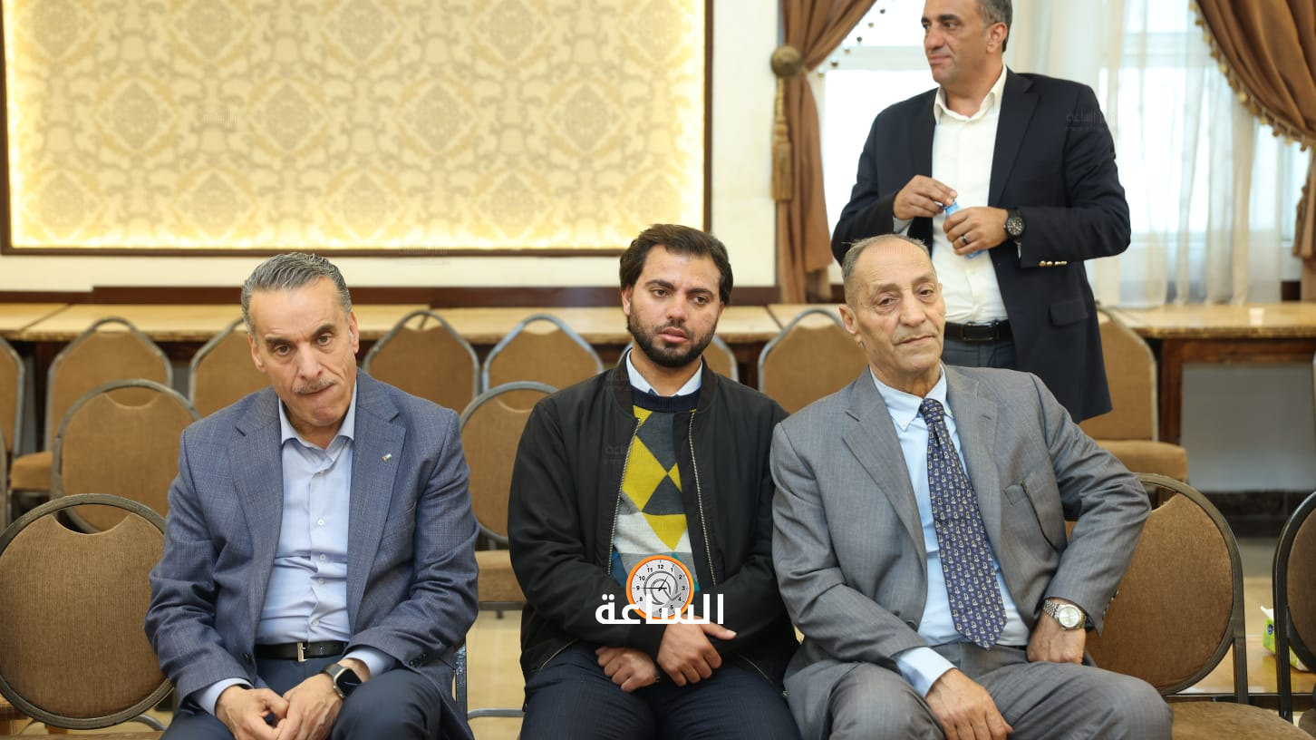 Madar Al-Saa Images 0.38361343116323154