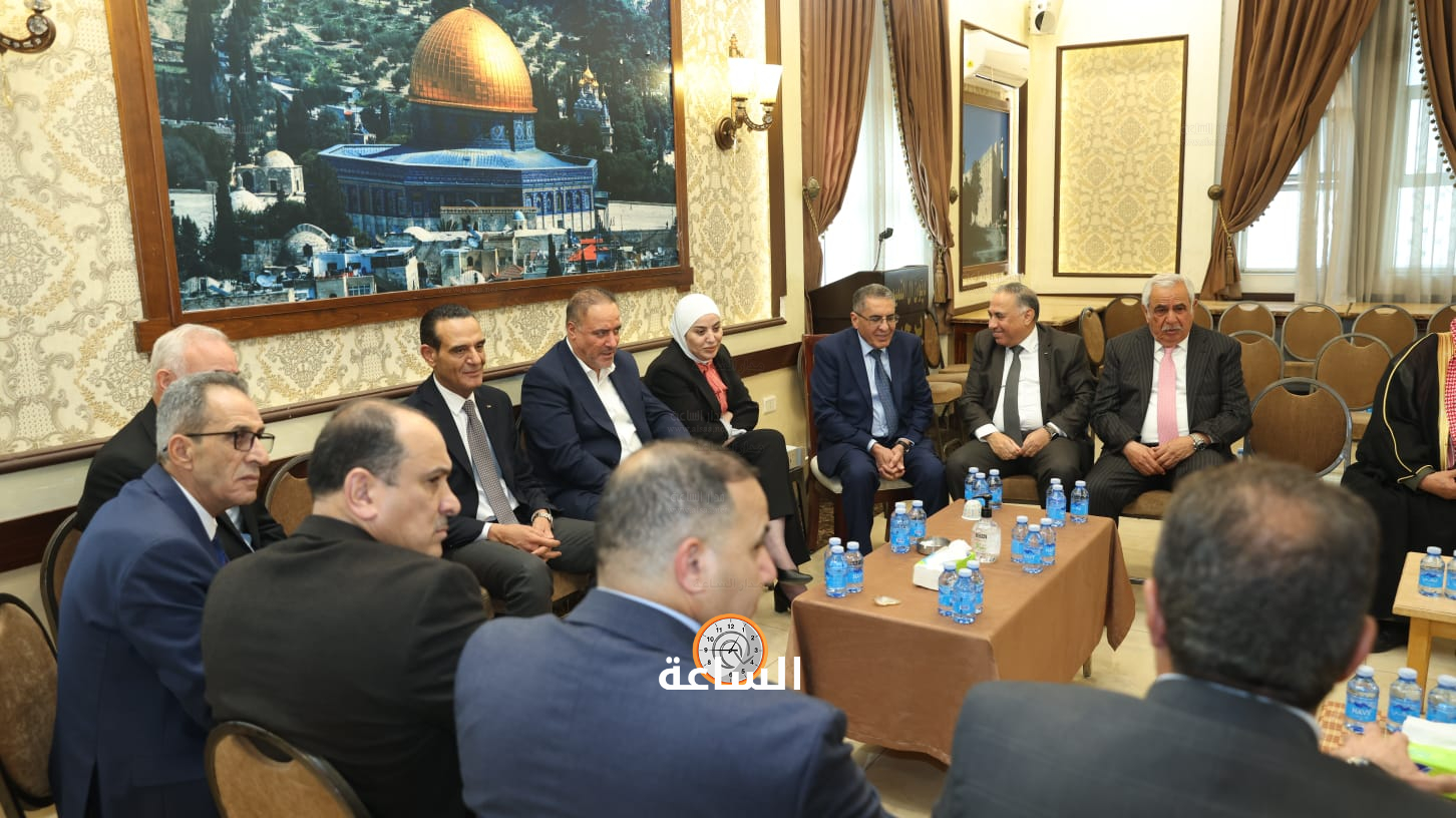 Madar Al-Saa Images 0.5121920665748042