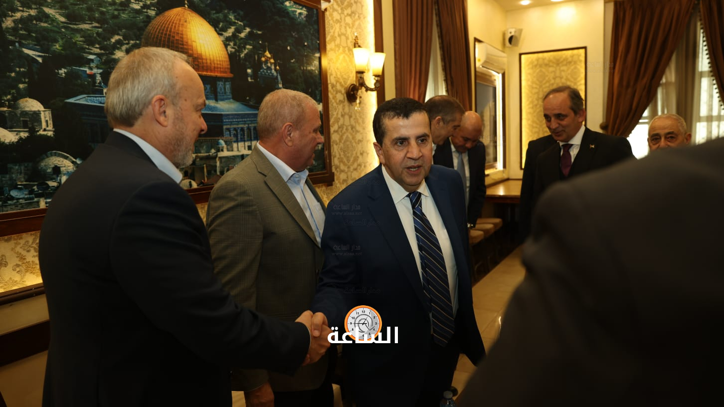 Madar Al-Saa Images 0.6420926163370523