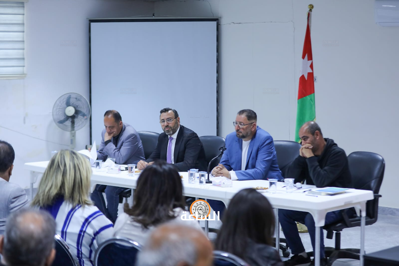 Madar Al-Saa Images 0.9711894517386678