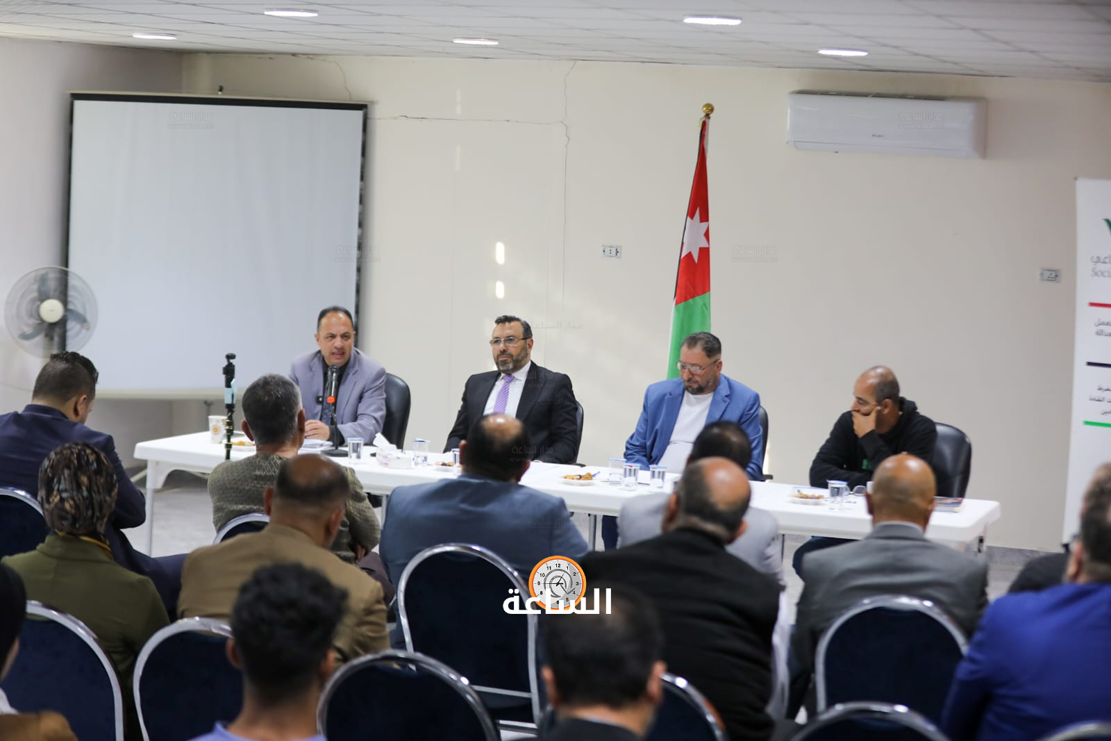 Madar Al-Saa Images 0.9310579978354901