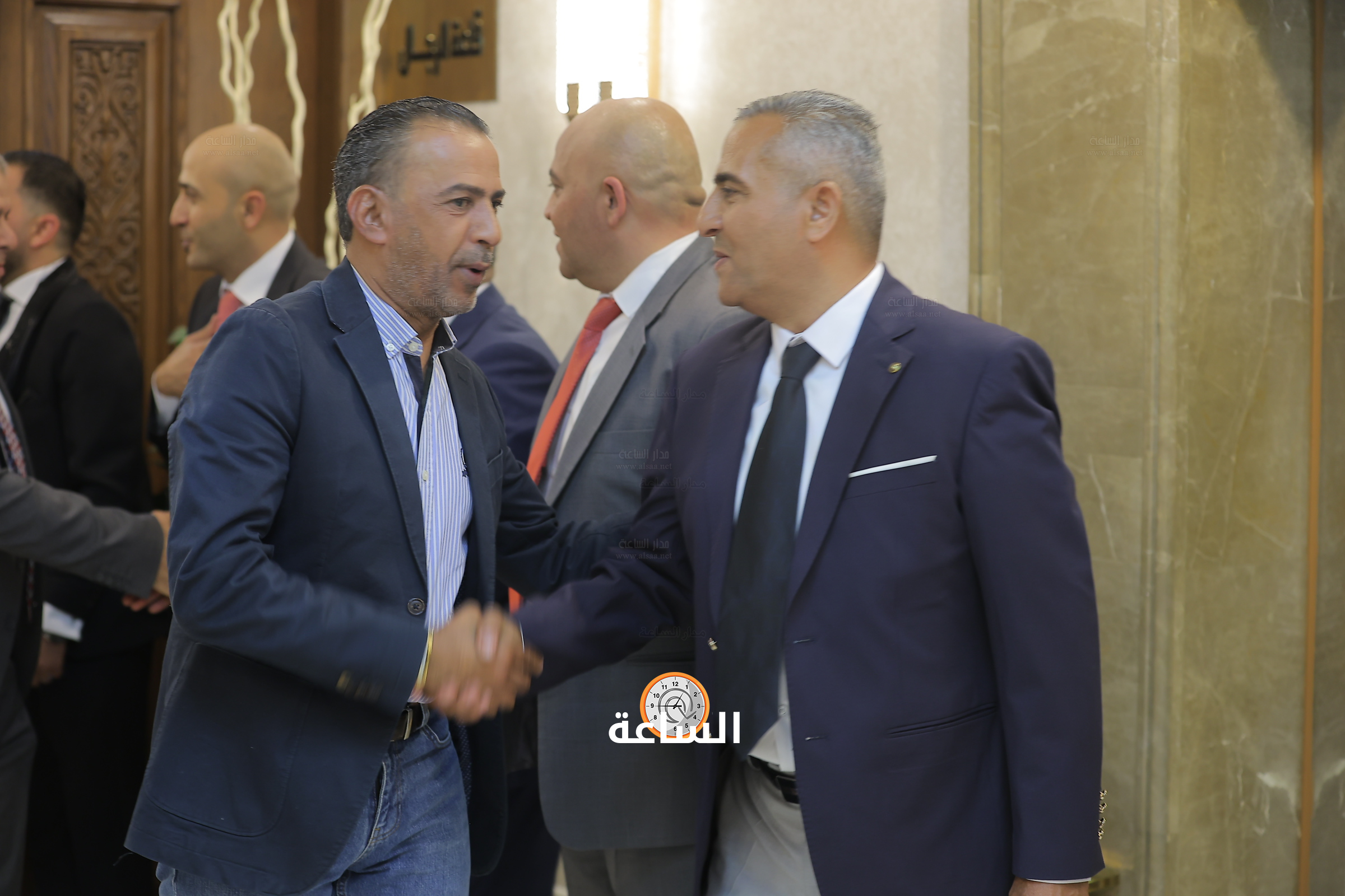 Madar Al-Saa Images 0.043806517470498685