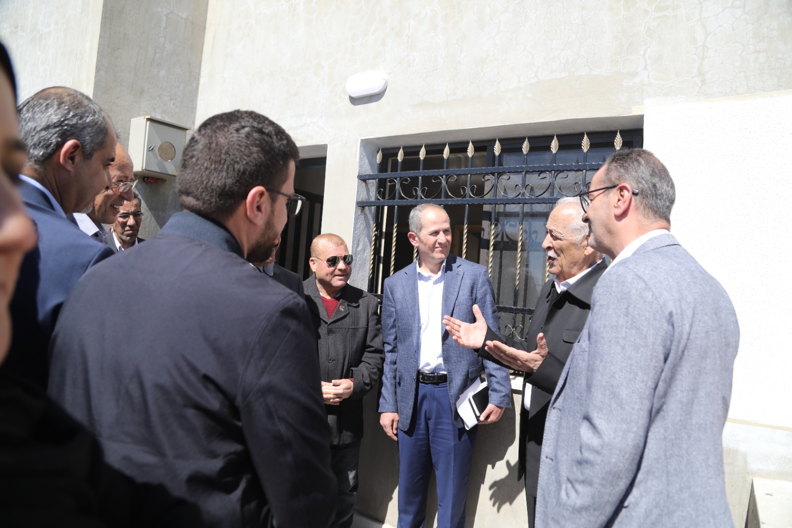 Madar Al-Saa Images 0.8682240582720633