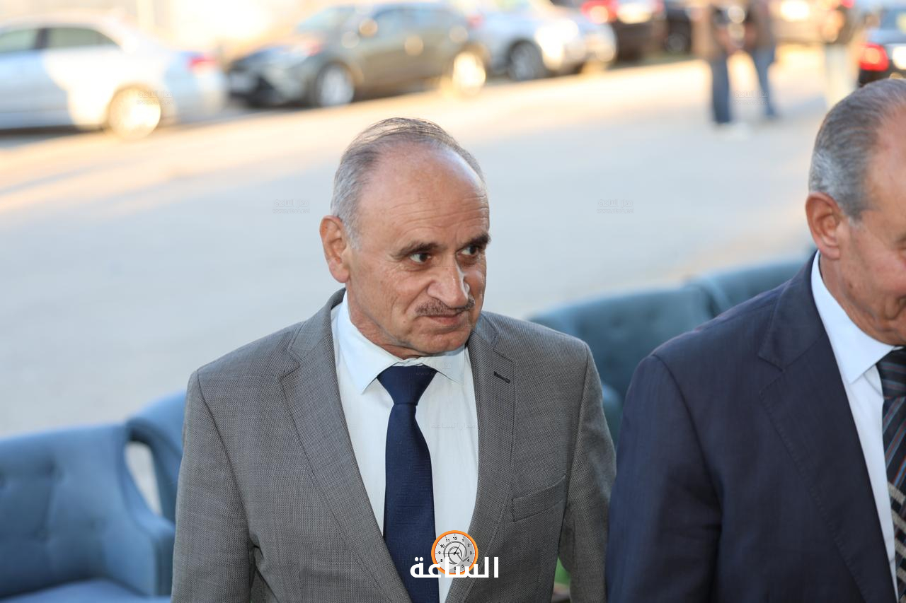 Madar Al-Saa Images 0.39186672501870345