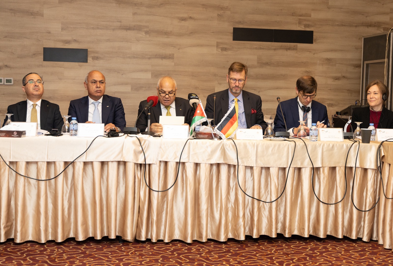 Madar Al-Saa Images 0.07064949249041363