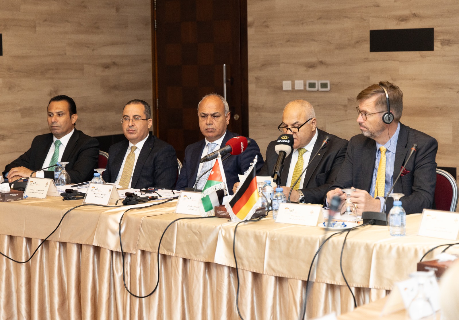 Madar Al-Saa Images 0.04708384345731553