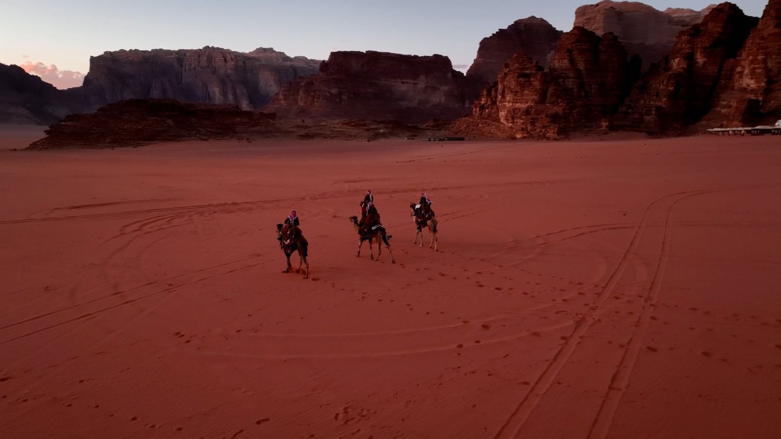 Madar Al-Saa Images 0.7213707340533402