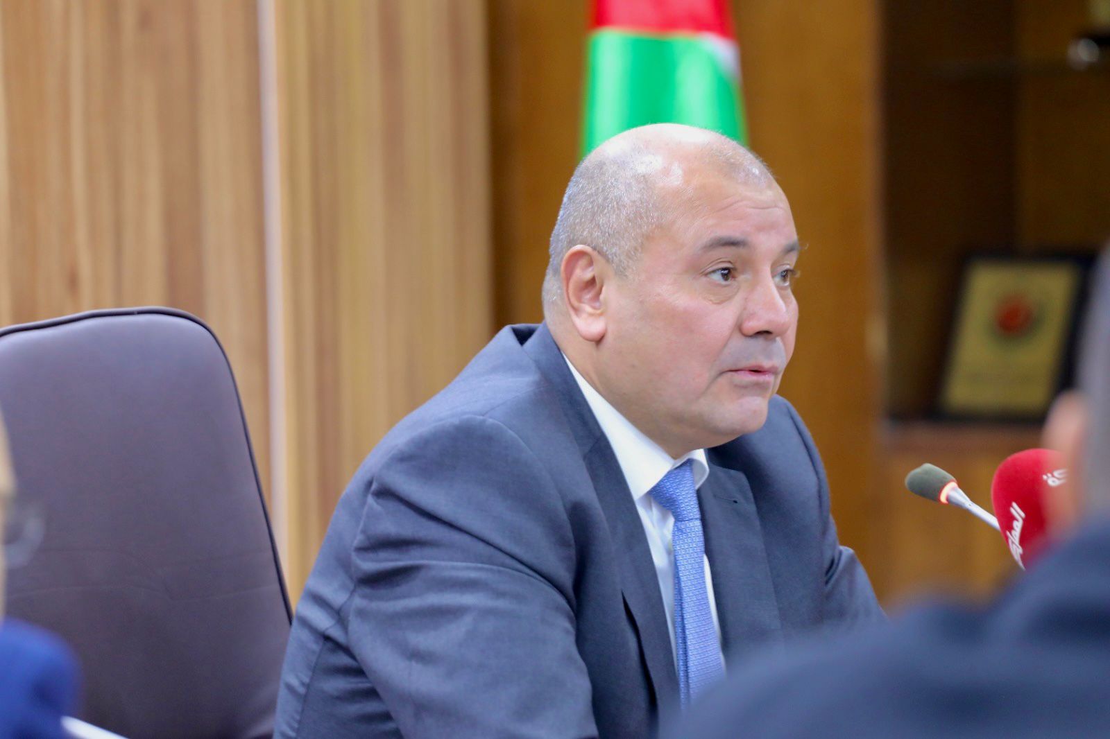 Madar Al-Saa Images 0.9596613659444554