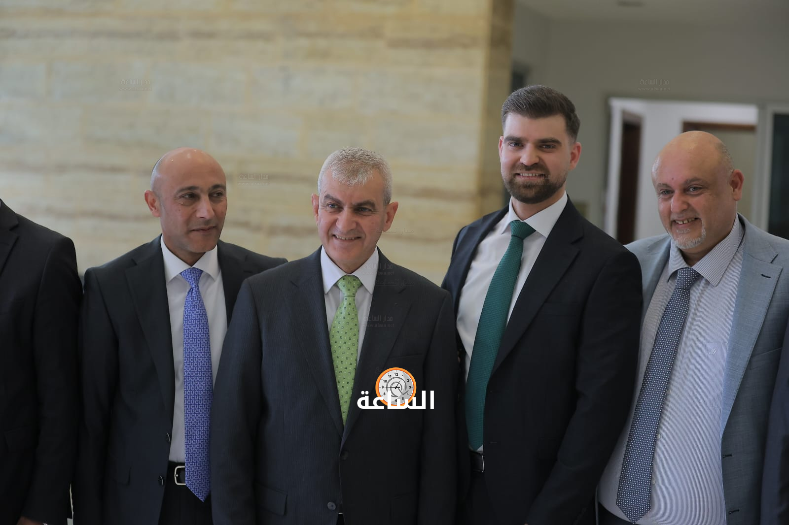 Madar Al-Saa Images 0.5814615096846192