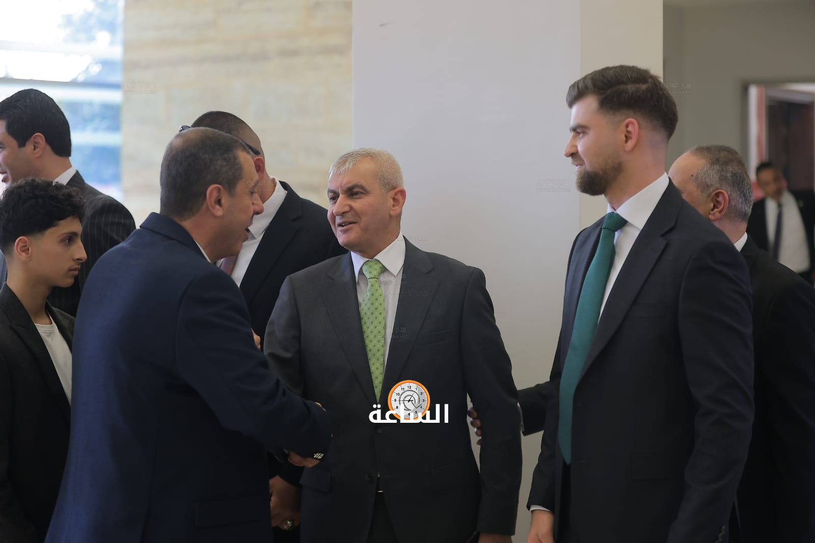 Madar Al-Saa Images 0.9632664207093733