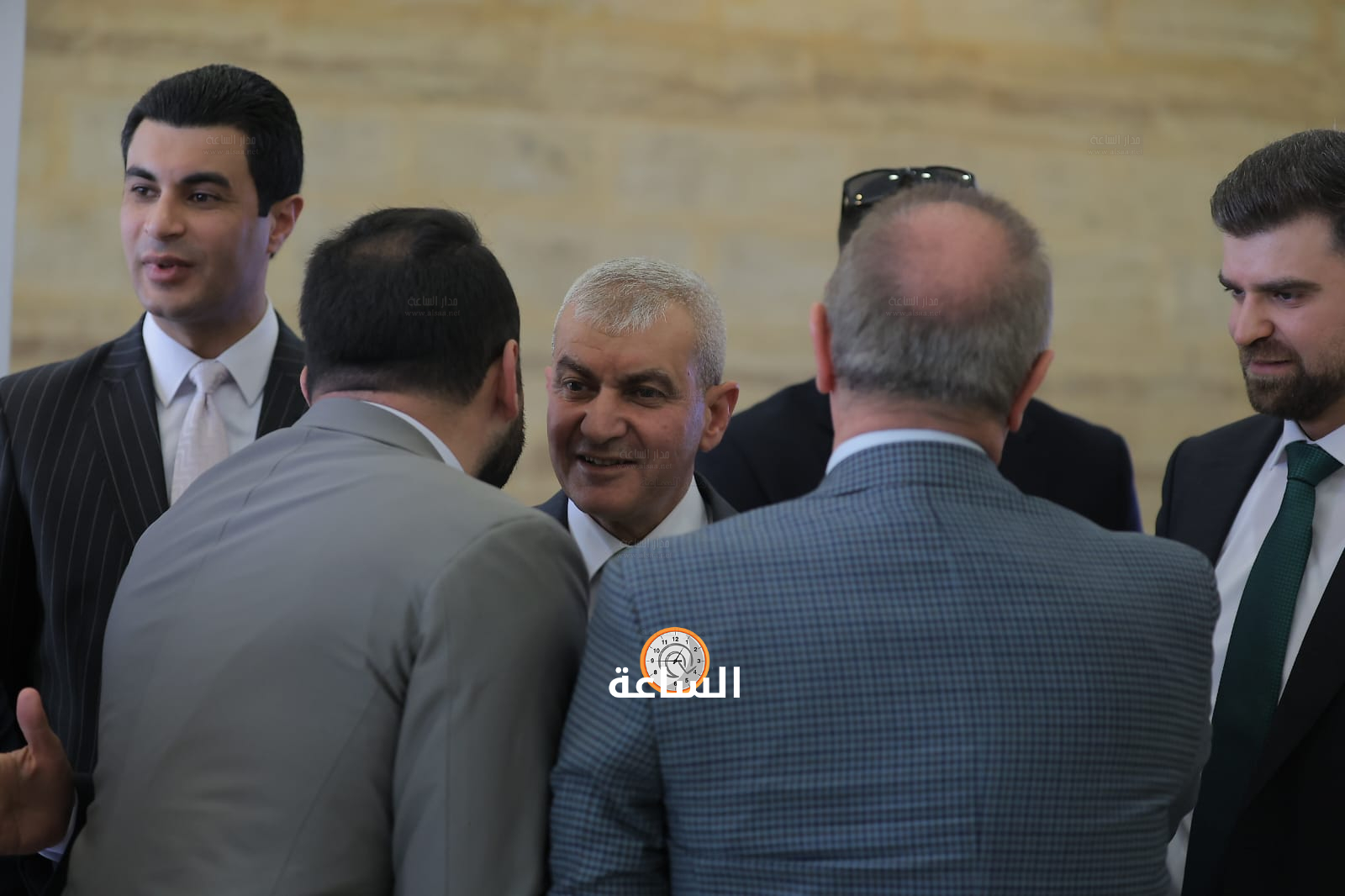 Madar Al-Saa Images 0.7753574272113899