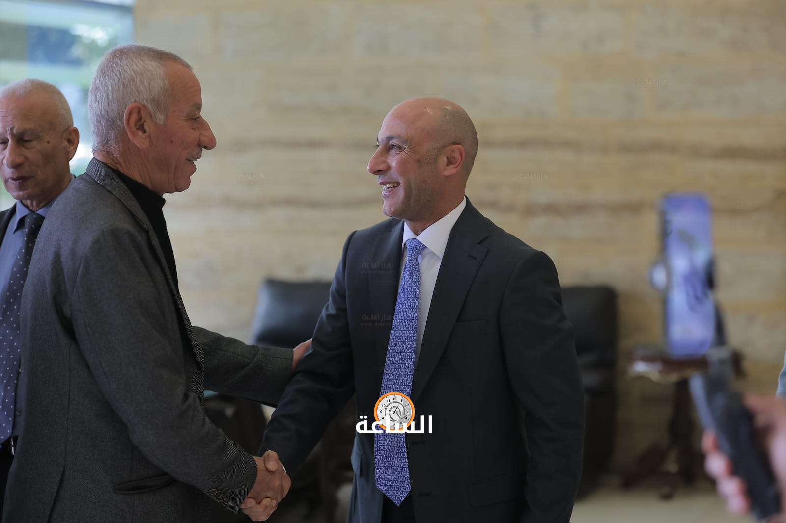 Madar Al-Saa Images 0.7707317243486158