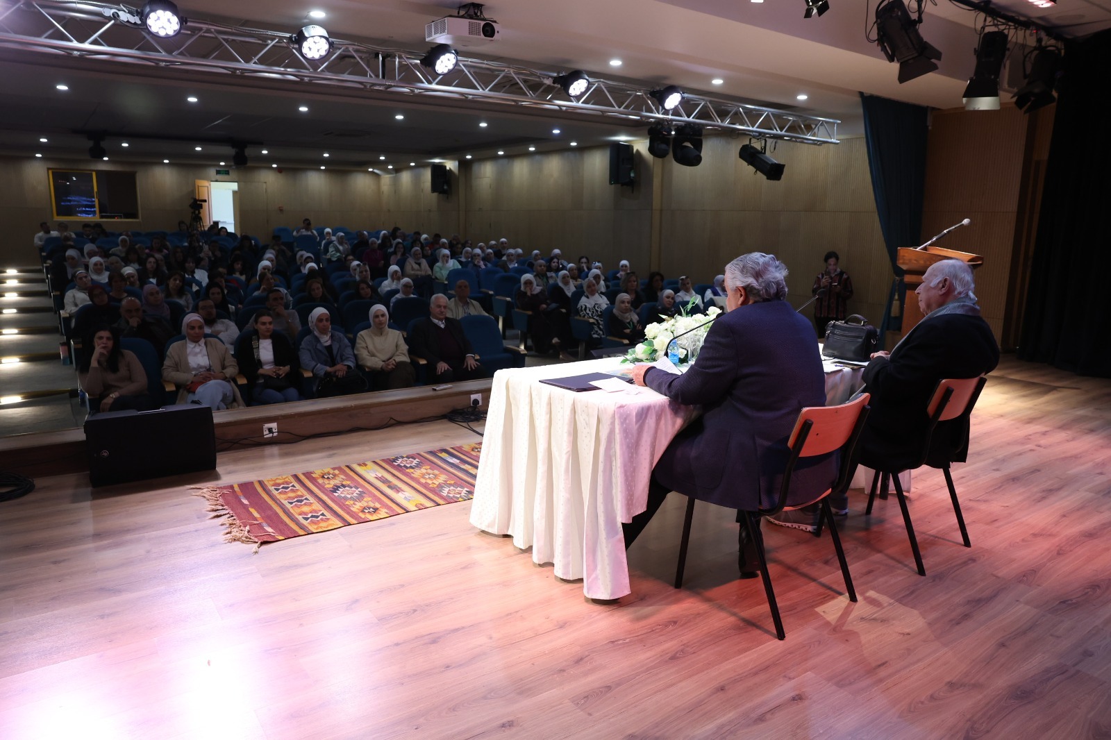 Madar Al-Saa Images 0.1209124741683042