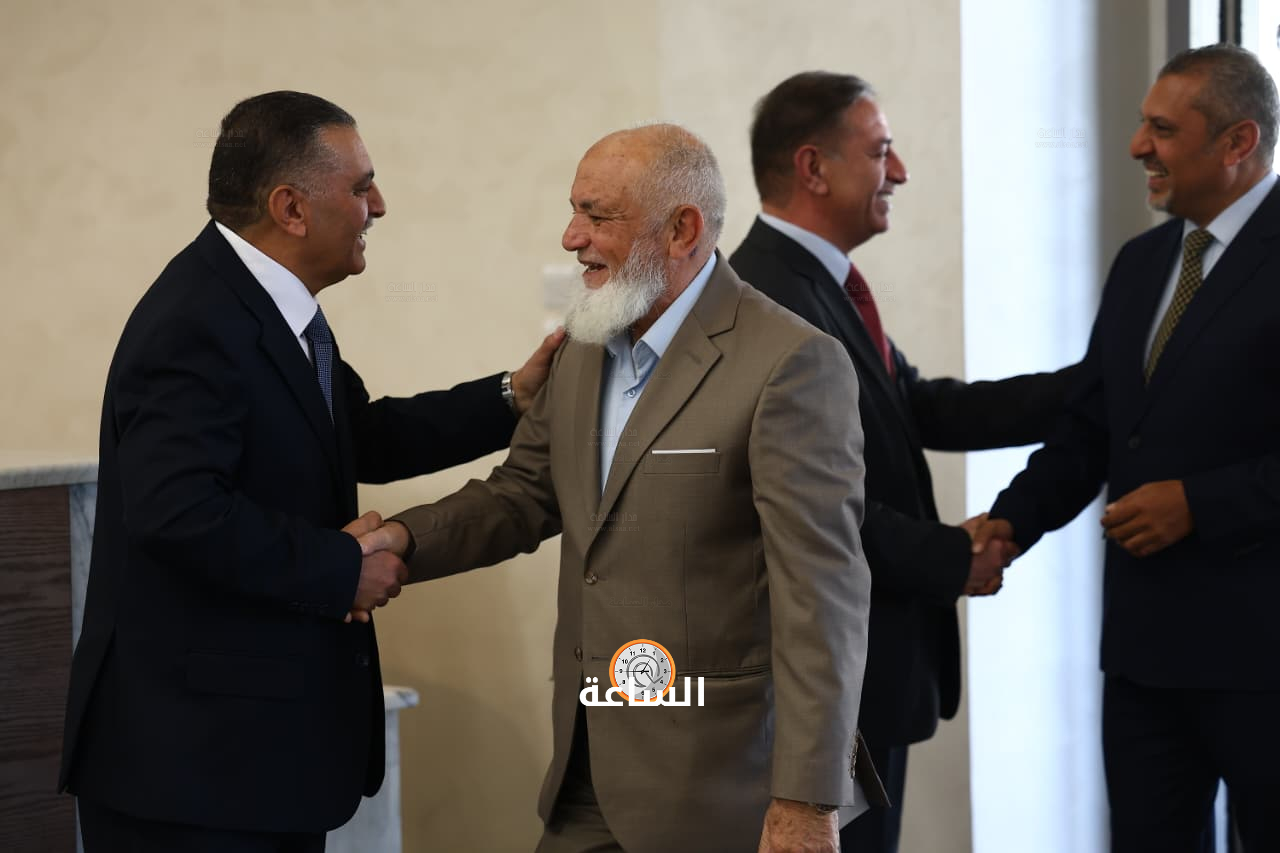 Madar Al-Saa Images 0.001211677532111377