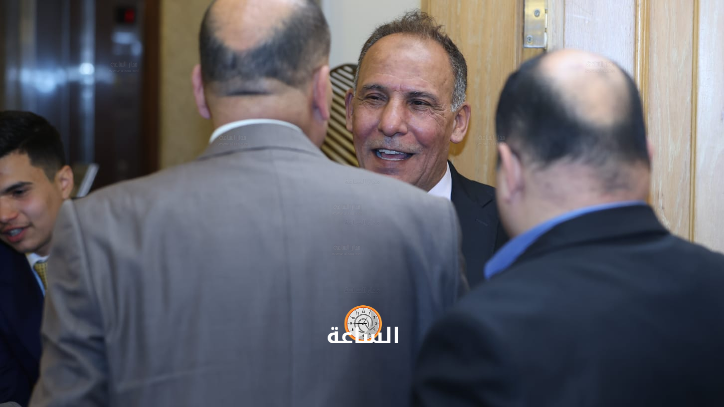 Madar Al-Saa Images 0.46672776816451167