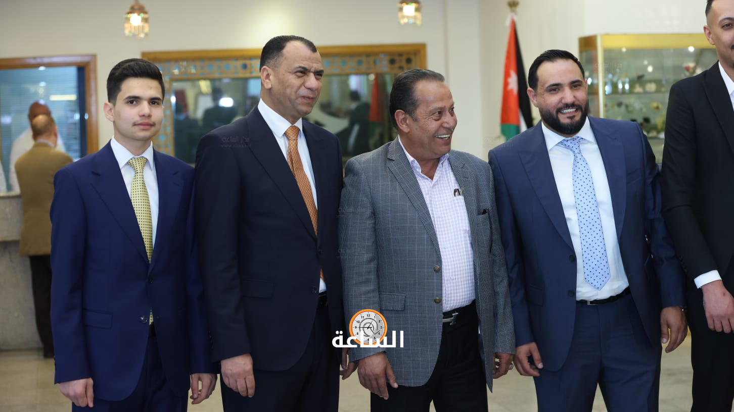 Madar Al-Saa Images 0.6864014522140808