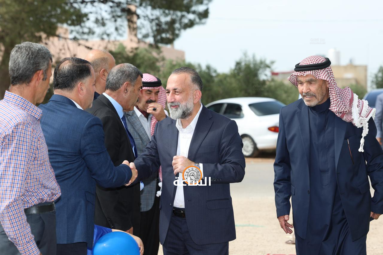 Madar Al-Saa Images 0.08087459784281537