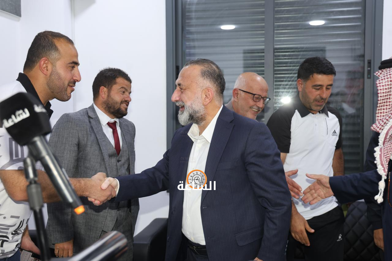 Madar Al-Saa Images 0.9380854636457817