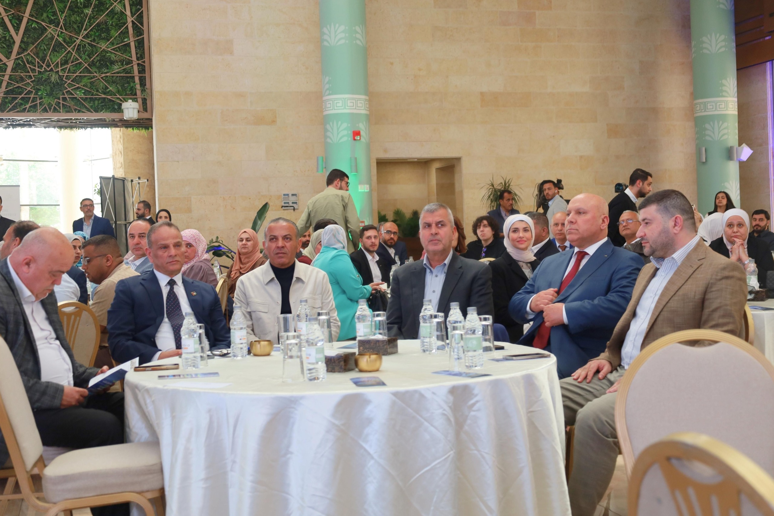 Madar Al-Saa Images 0.35827997449159443