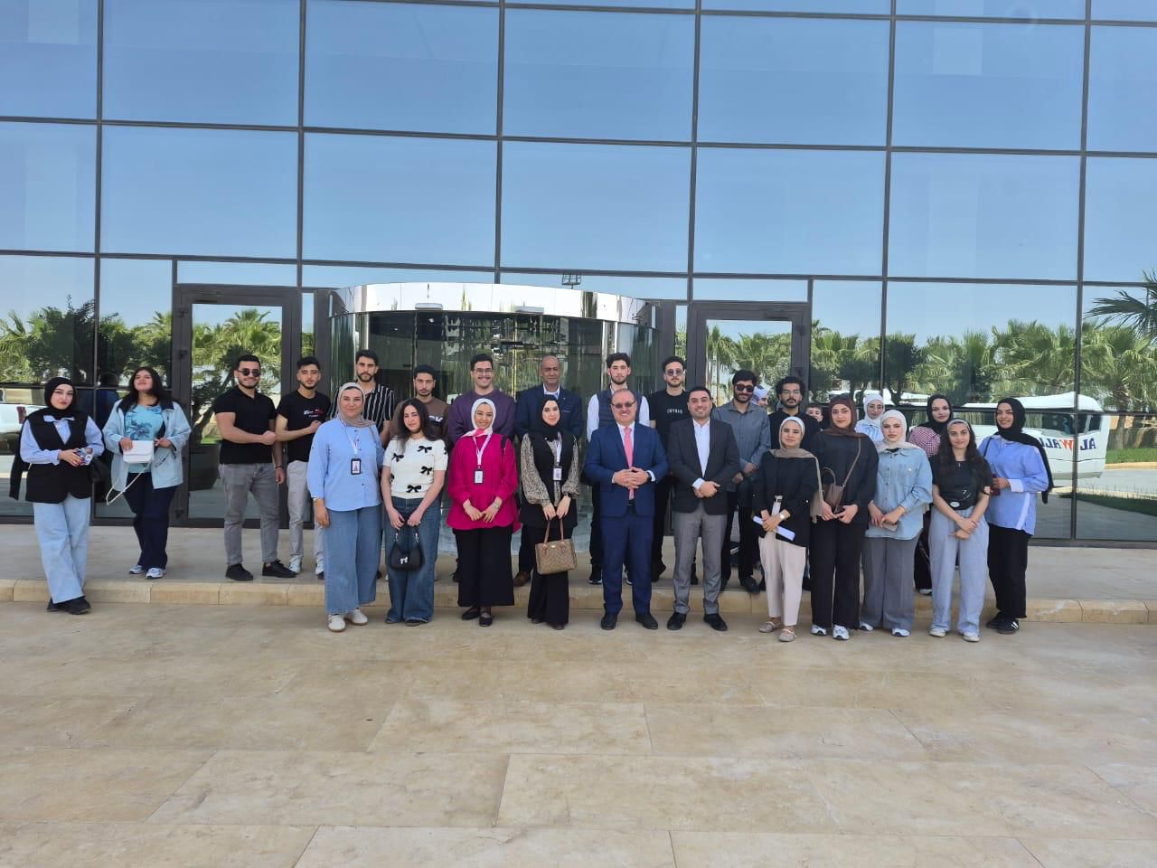 Madar Al-Saa Images 0.245119432903119