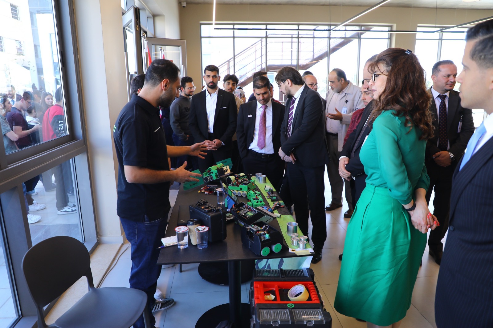 Madar Al-Saa Images 0.8084948390361655