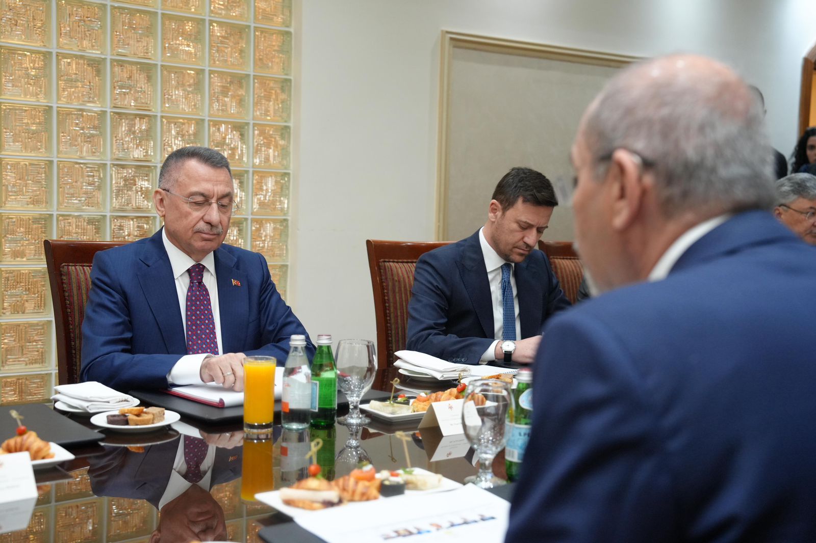 Madar Al-Saa Images 0.570197989651905