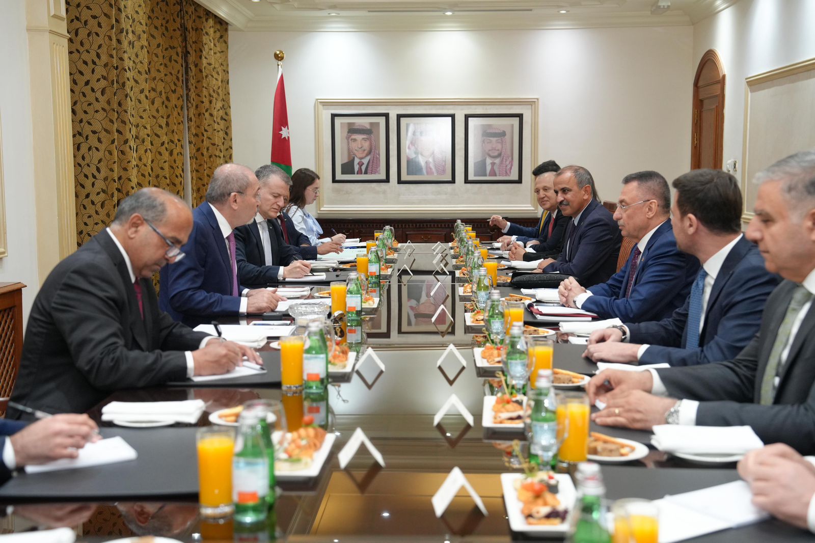 Madar Al-Saa Images 0.10795360249174812