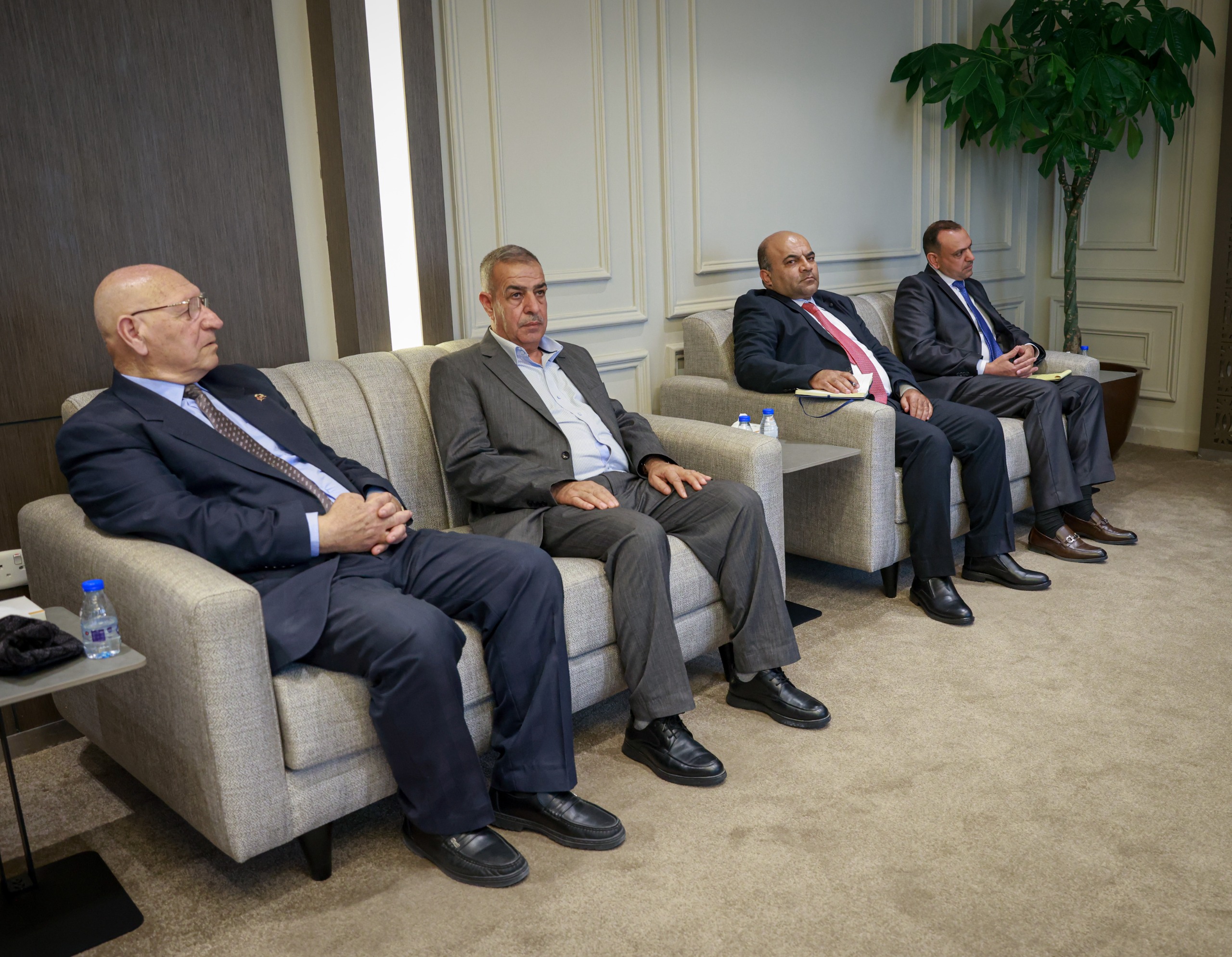 Madar Al-Saa Images 0.6782118019409661