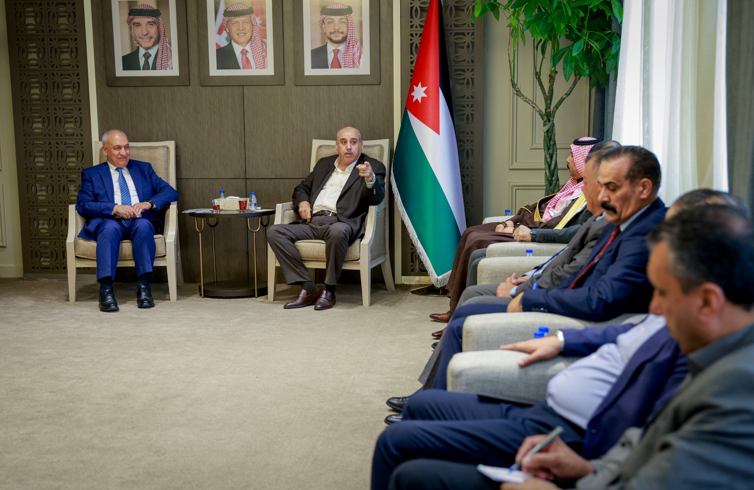 Madar Al-Saa Images 0.9617289357202405