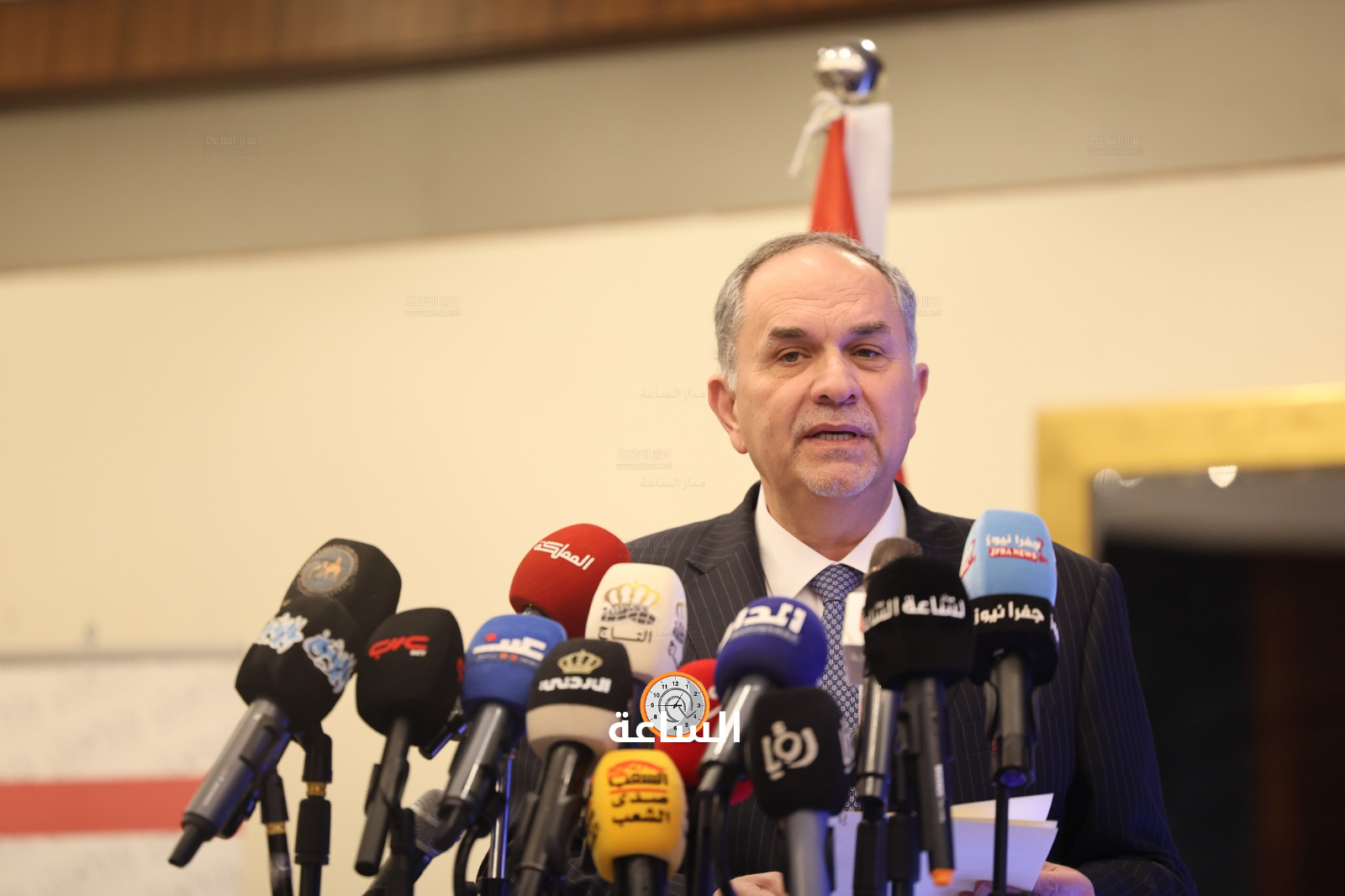 Madar Al-Saa Images 0.433052872021248