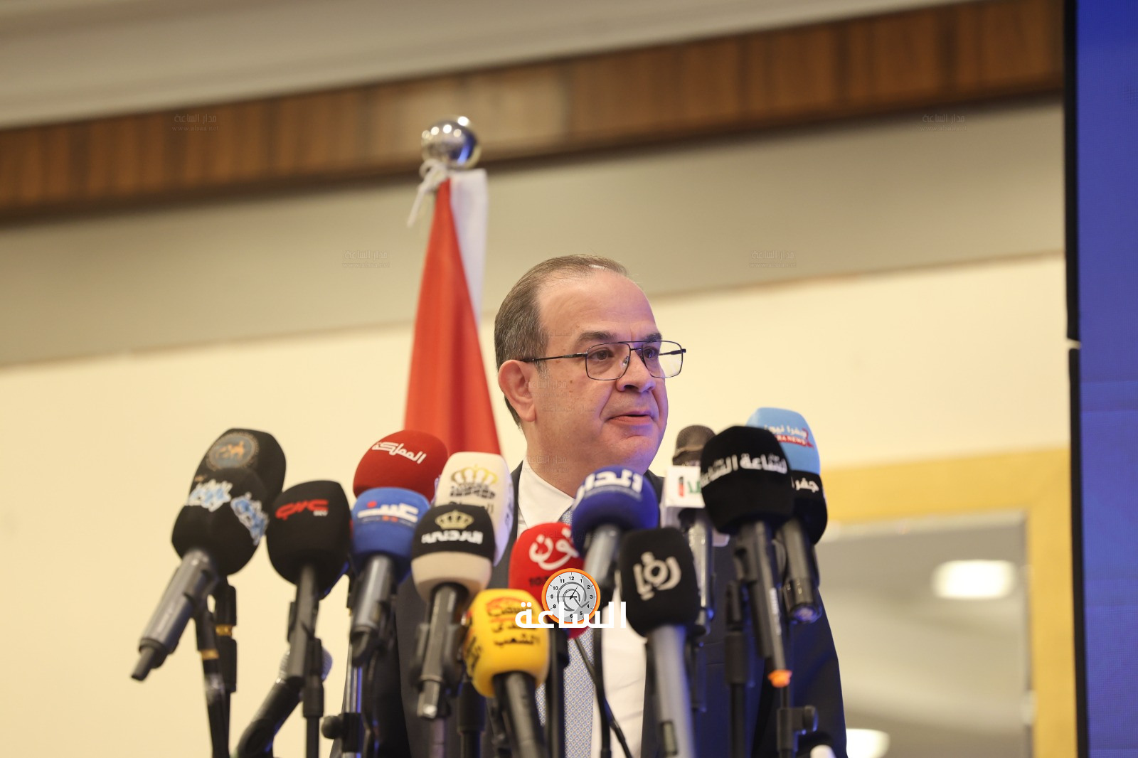 Madar Al-Saa Images 0.15300235332823364