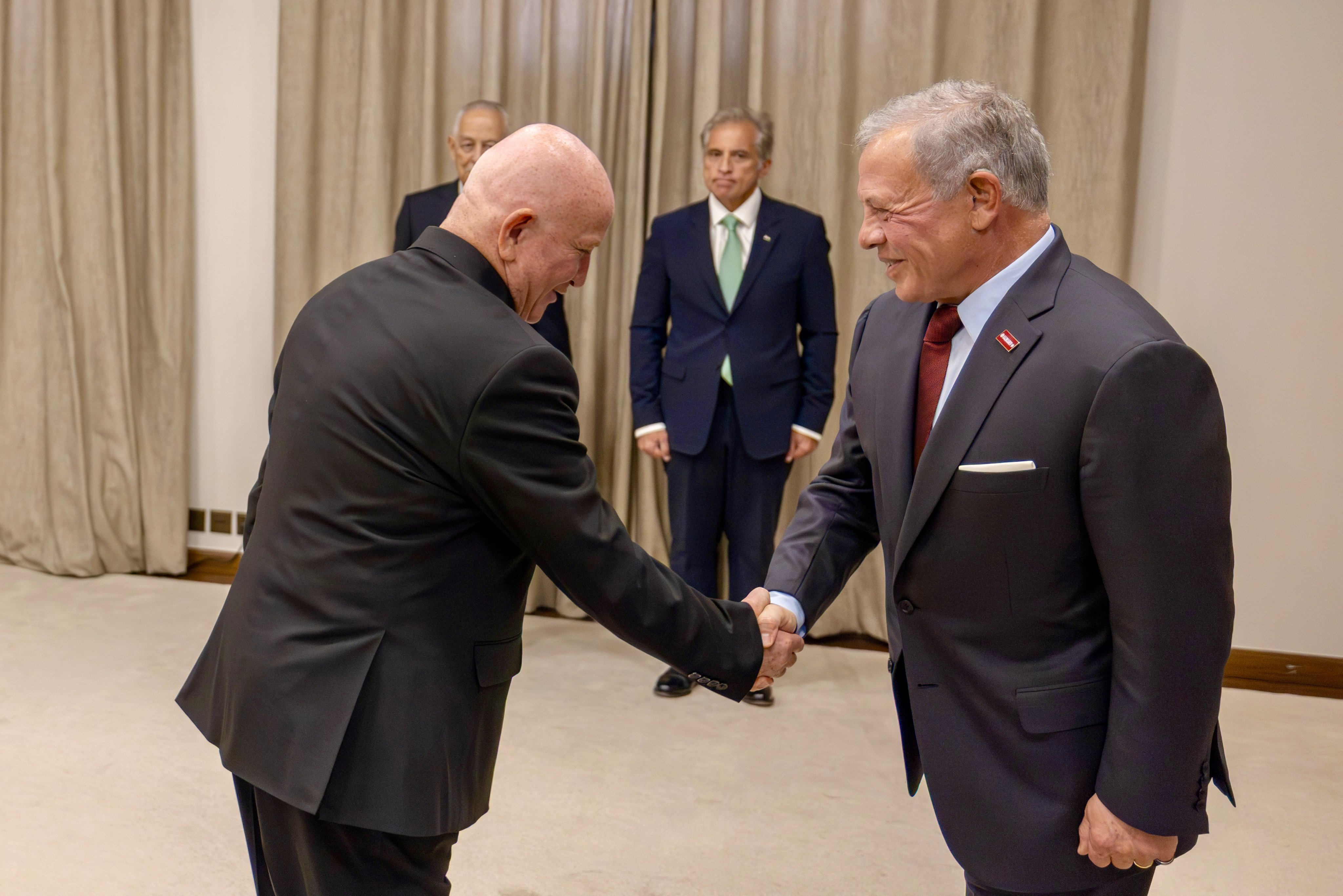 Madar Al-Saa Images 0.7072149048032547