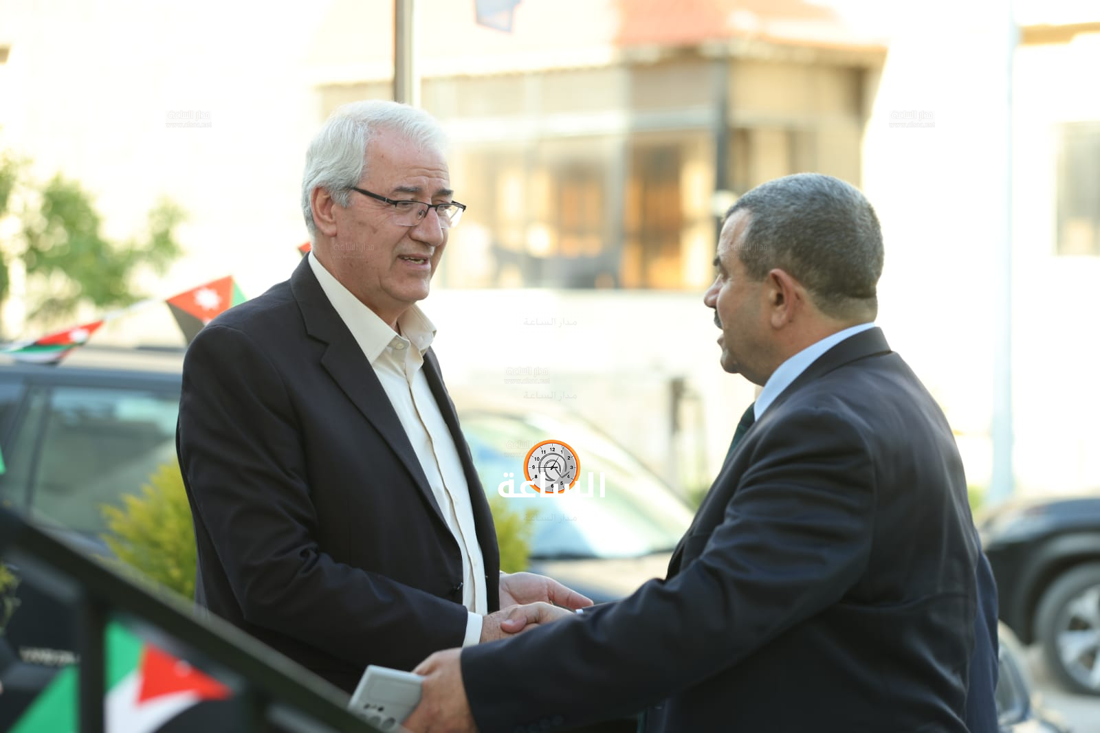 Madar Al-Saa Images 0.9899800125389525