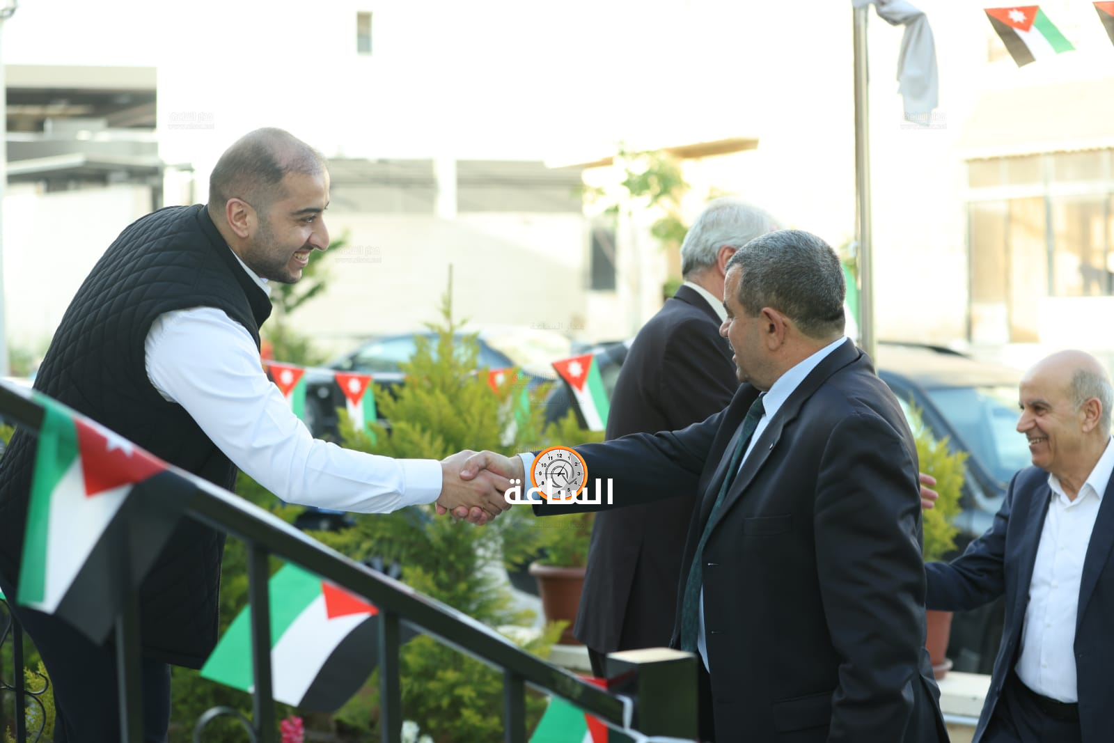 Madar Al-Saa Images 0.3266883922836402