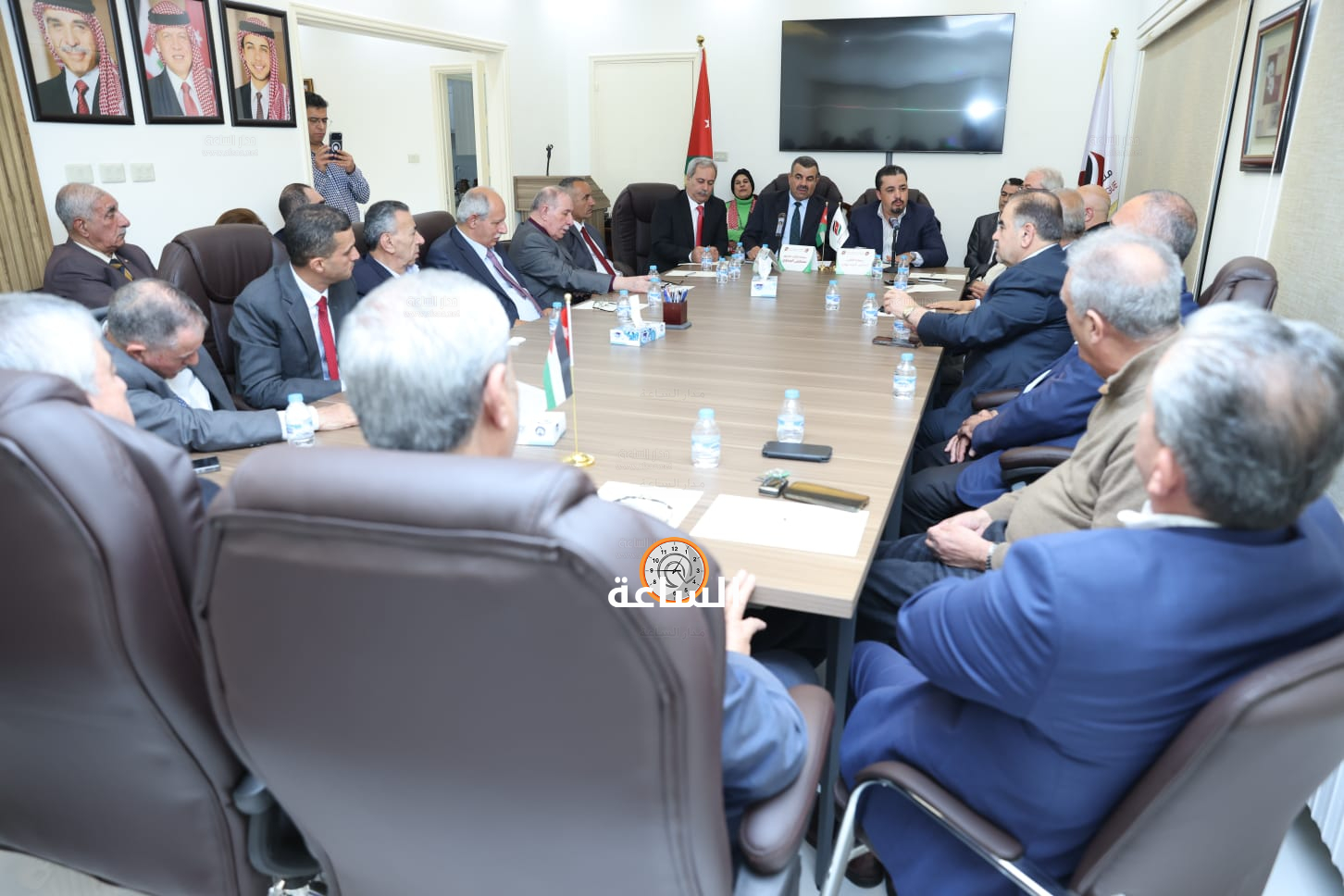 Madar Al-Saa Images 0.4227402243727536